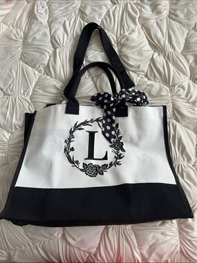 Monogrammed “L”Canvas Tote Bag - Brand NEW✨🖤🤍